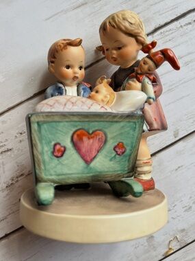 MJ Hummel Hum# 333 ‘Blessed Event’ With Box